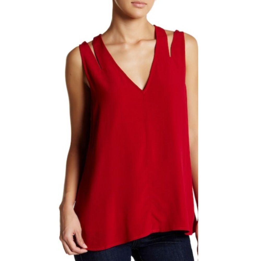 BB Dakota Henshall Textured Cold Shoulder Tank